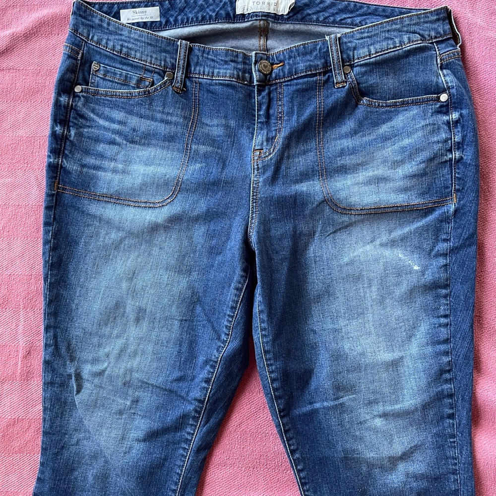 Torrid capri jeans